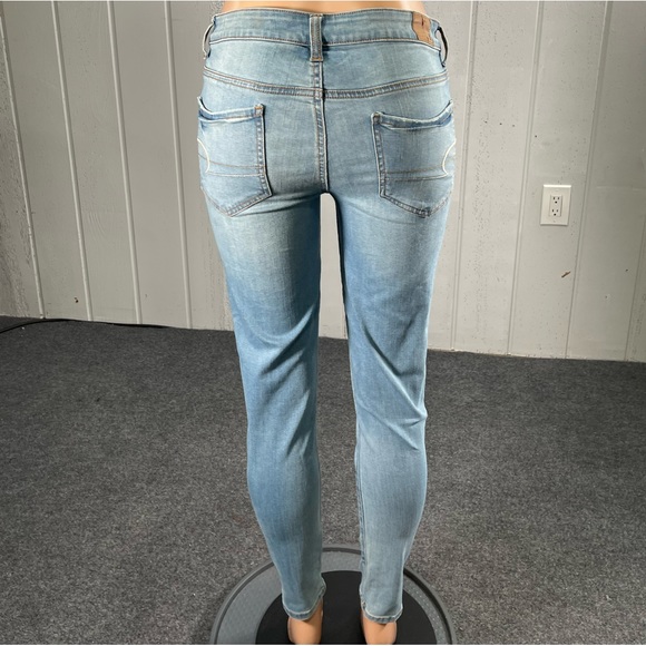 *American Eagle Outfitters Women's Light Washed Super Stretch Jegging Sz… - Picture 5 of 15